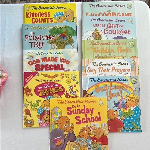 Berenstain Bears Classic Collection Box Set - 10 Living Lights Books Christian - Picture 2 of 5